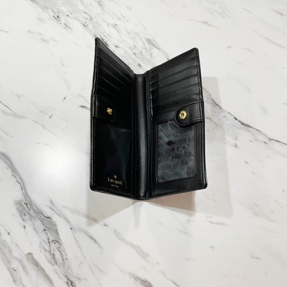Black and White Stripe Kate Spade Wallet - Picture 14 of 15